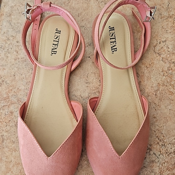 Pointed Toe Flats - Picture 2 of 5